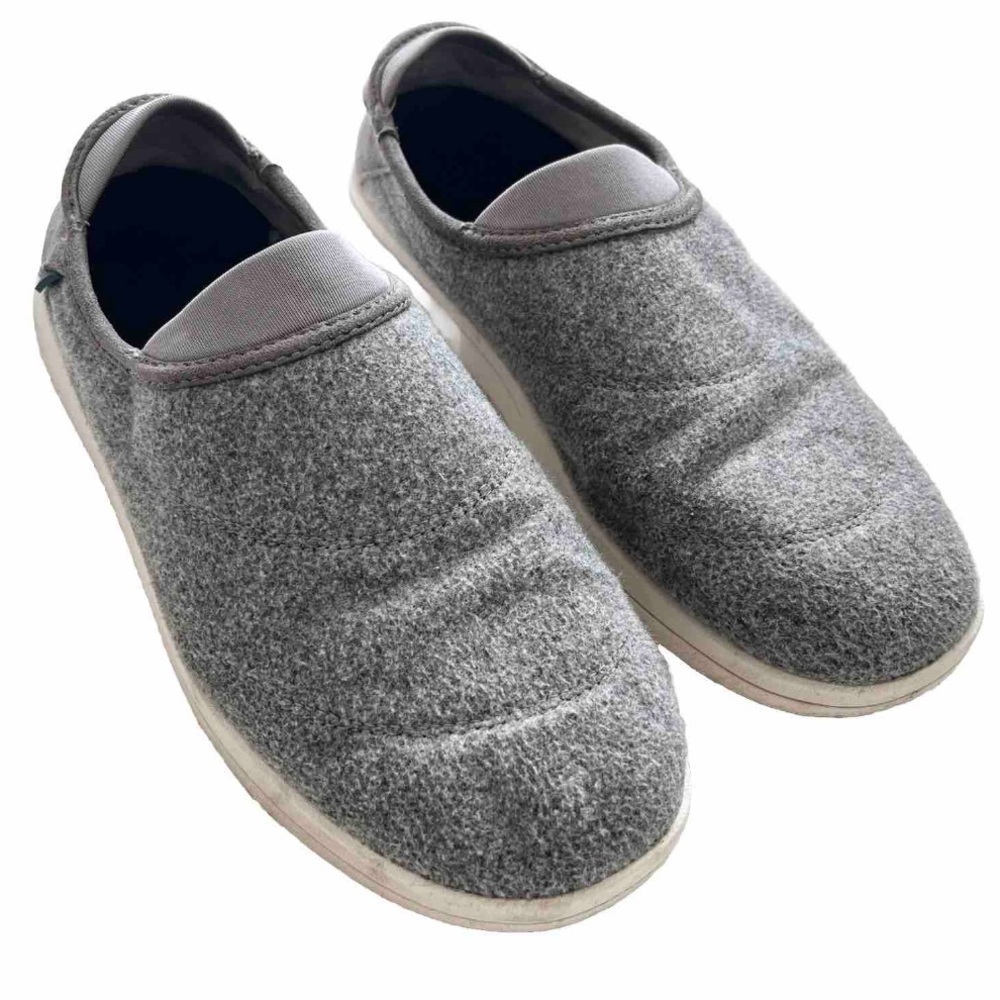 VESSI Sunday Slippers Men’s Size 10 Comfy Stylish Lounge Relax Waterproof